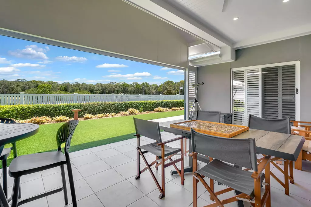 Palm Lake Resort Beachmere Bay