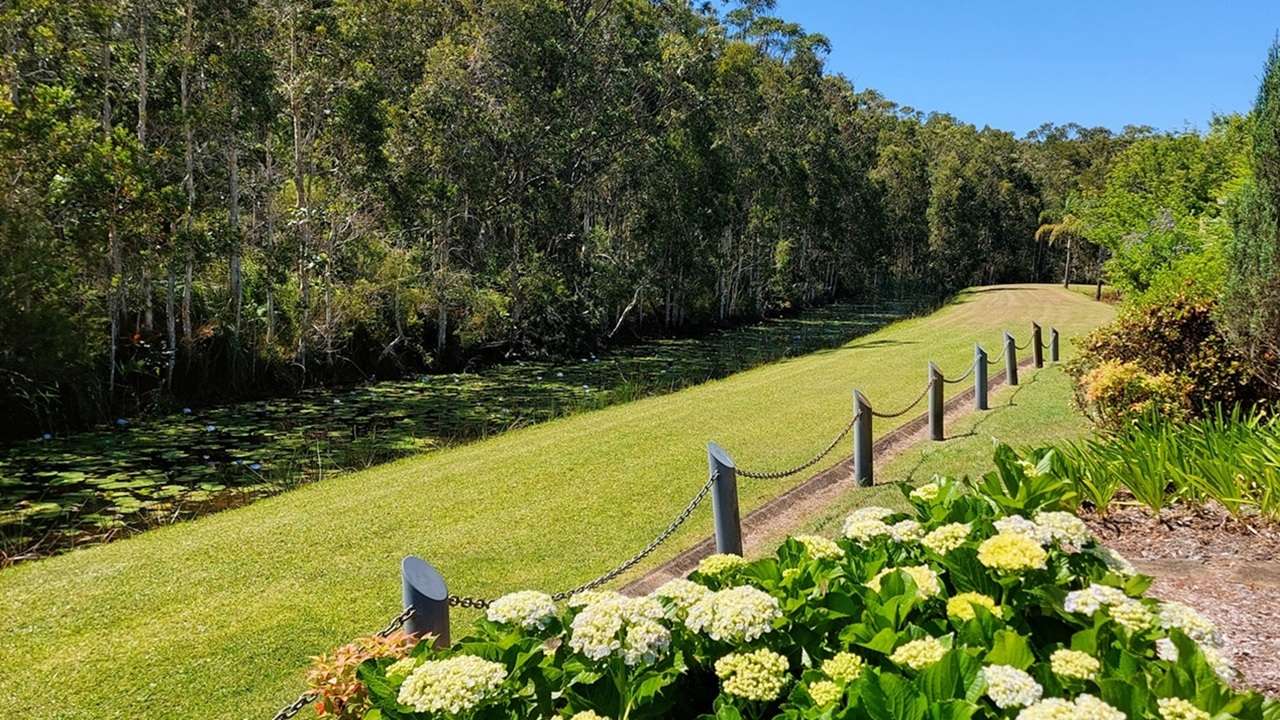 Spacious 3 Bedroom Home - Views over Nature Reserve