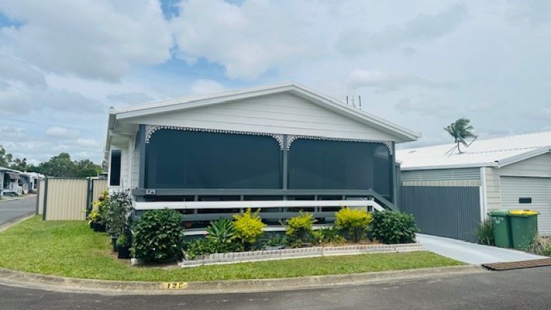 LOVELY STREET APPEAL