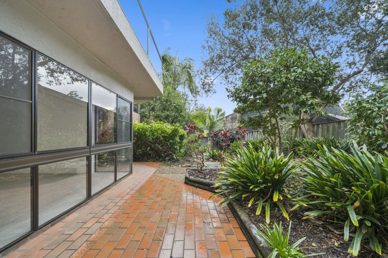 Rare supersized one bedroom apartment!
