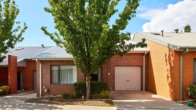 Peaceful retirement living close to beautiful parklands