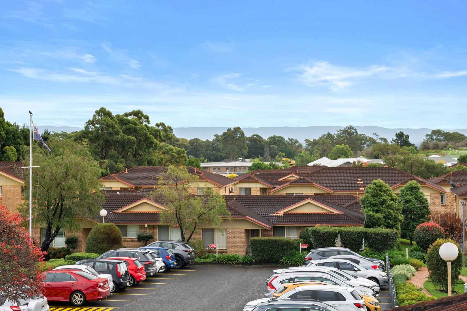 Spectacular Views to the Blue Mountains     
