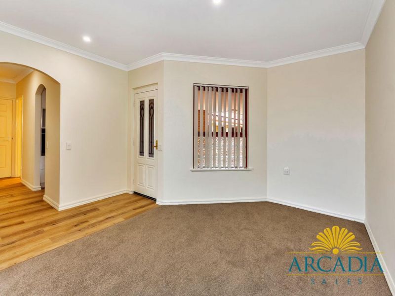 ARCADIA WATERS BICTON - Top Floor Fully Refurbished Apartment