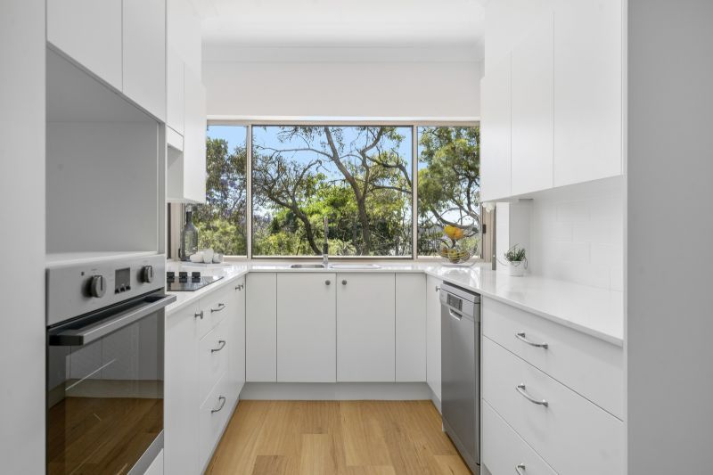 Light-filled villa with stunning bush view