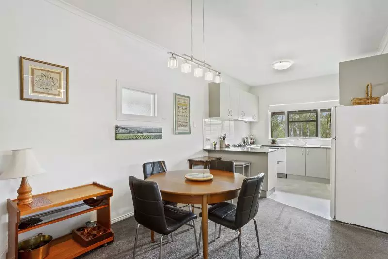 Beautifully presented 2 bedroom home!