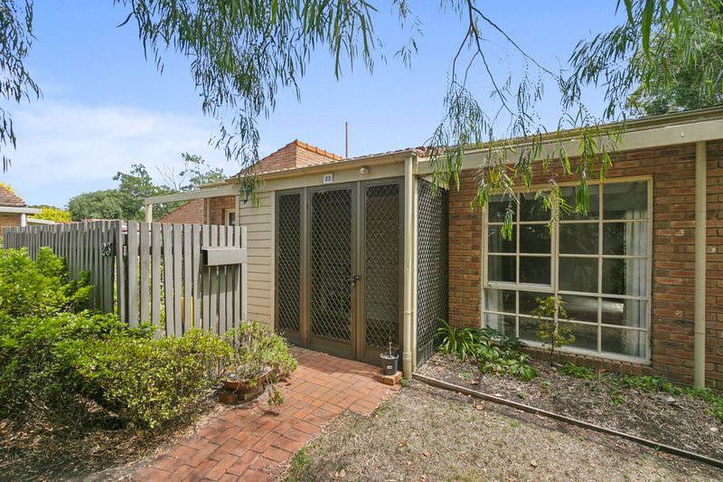 Stylish Garden Retreat Just Steps from Community Centre