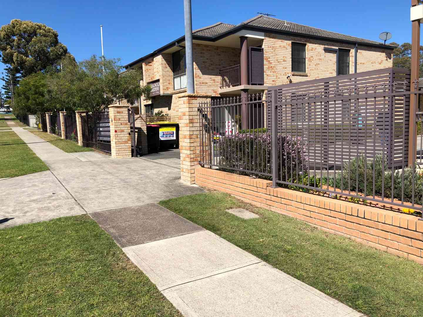 Magnolia Gardens Retirement Village 