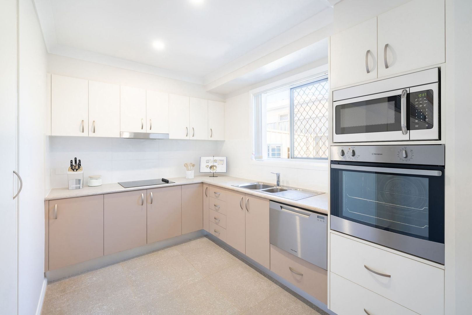 2 Bed 1 Bath 1 Powder Room 'Olley' Villa