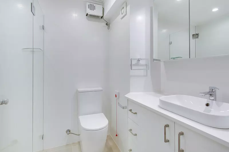 Luxury One-Bedroom Serviced Apartment in Lutanda Manor