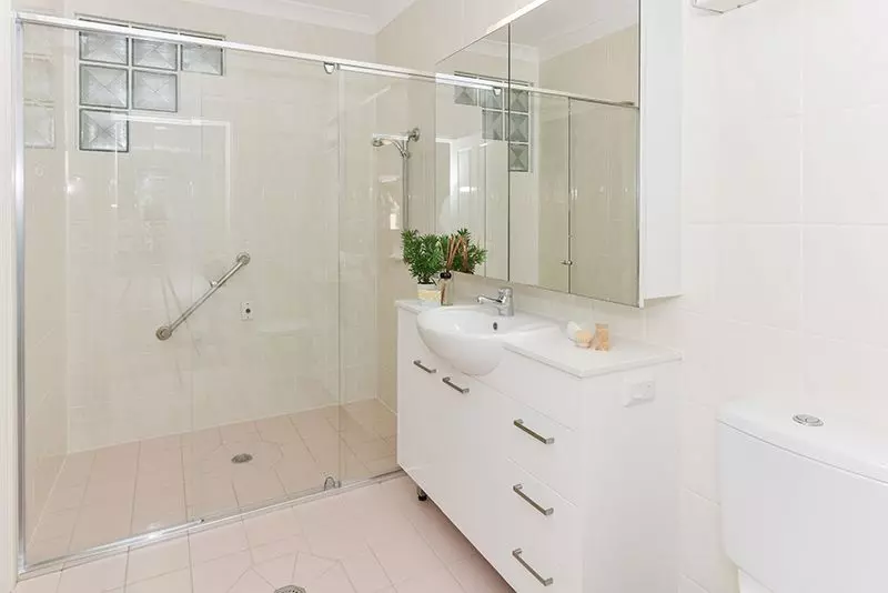 One-bedroom apartment with enclosed sunroom