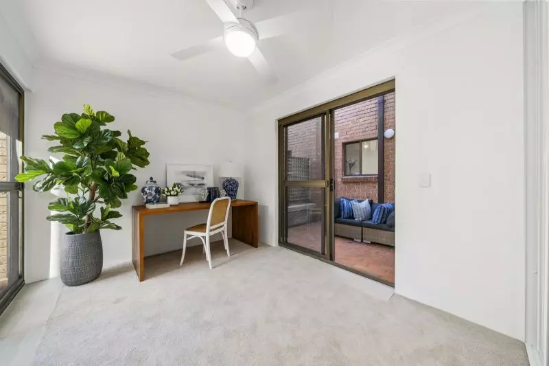 Refurbished large 2-bedroom unit with 4 outdoor spaces