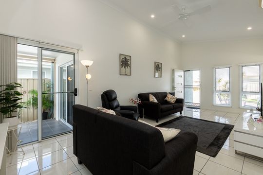 A Beautiful Home You’ll Love Coming Home To 