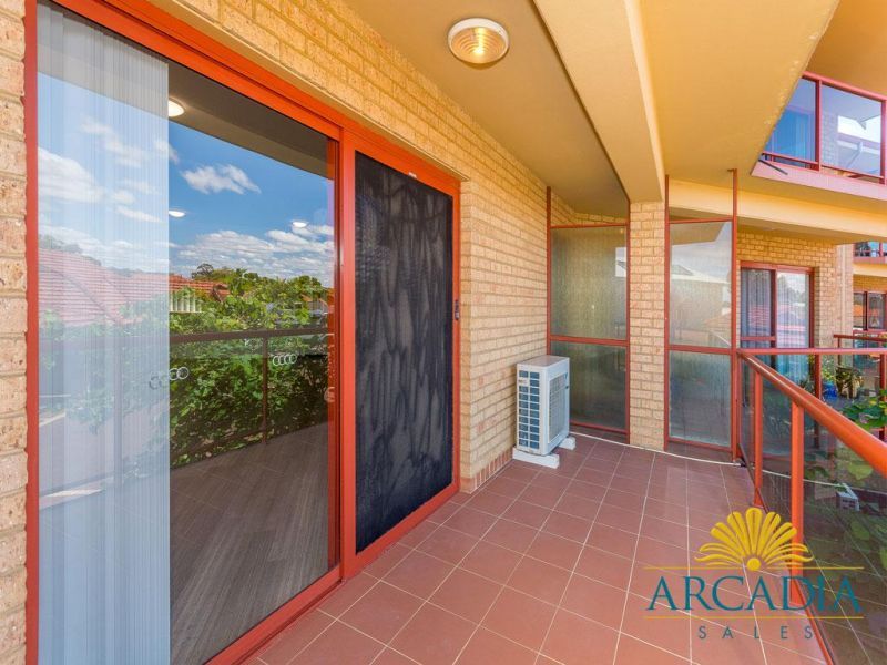 ARCADIA WATERS BICTON - 3 Bedroom, First Floor Stunner...