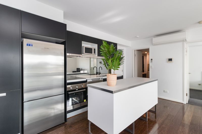 Luxurious Urban Living in Central Location!