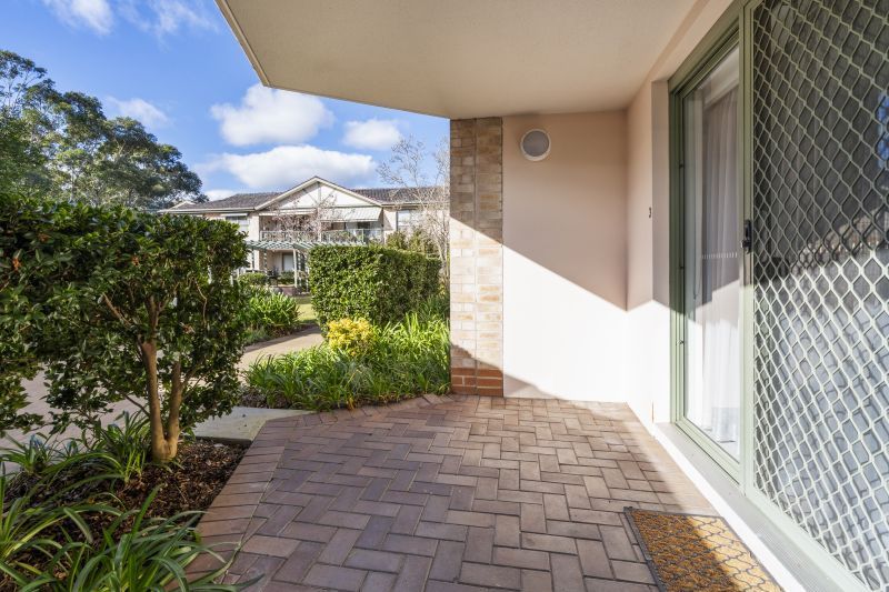 East facing ground level unit with access to the gardens