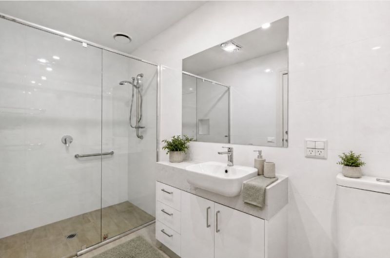 Elevated living in the heart of Kew