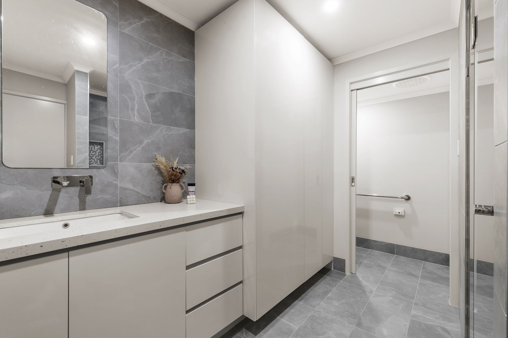 Eltham's Best Independent Living Unit!