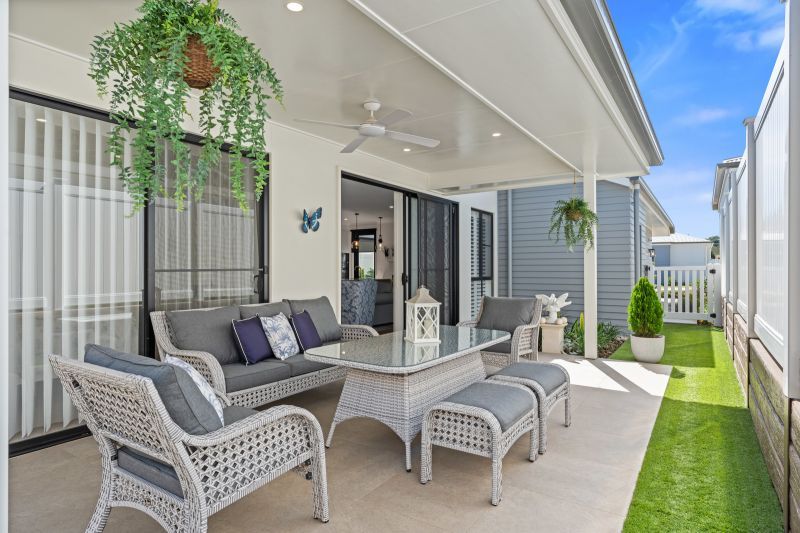 Relax in Style! - Elegant Two Bedroom + Study