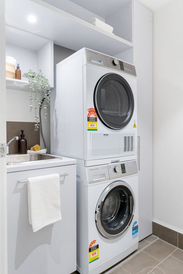 Enjoy Effortless Retirement Living in a Modern 3-Bed Carlton Apartment