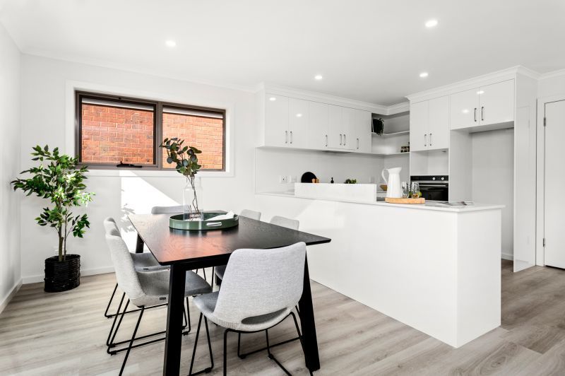 Two bedroom unit overlooking Mowbray Golf Course