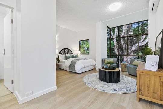 Peaceful forest outlook studio in the heart of a thriving lifestyle village.