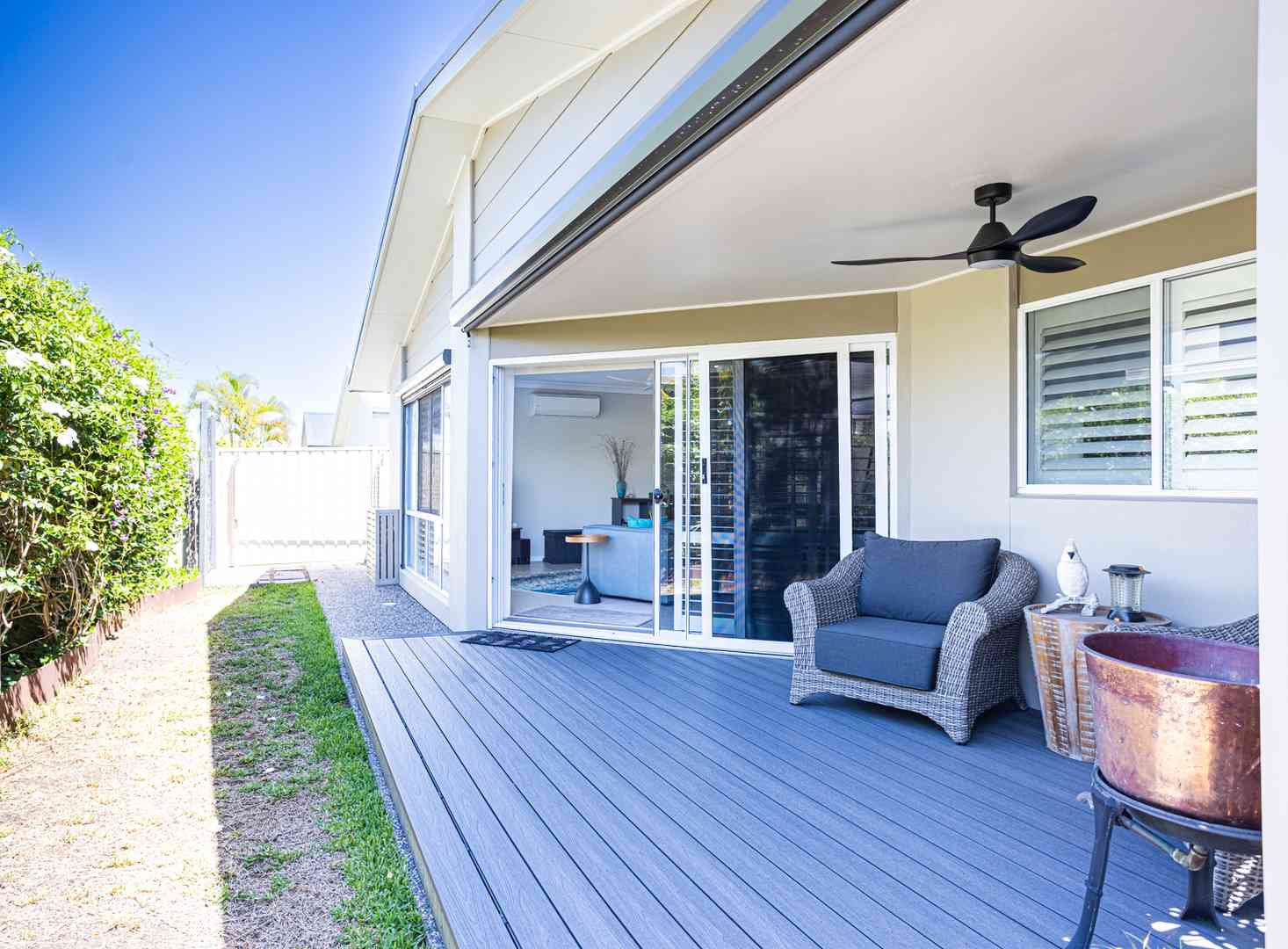 Palm Lake Resort Fern Bay -Special touches in ideal location