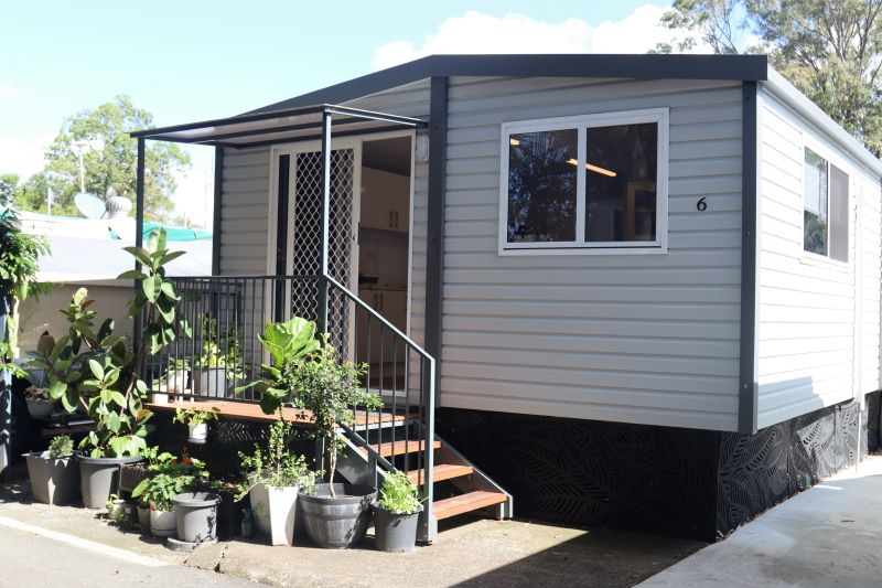 River Retreat Home and Holiday Park - a Pet friendly Residential Park