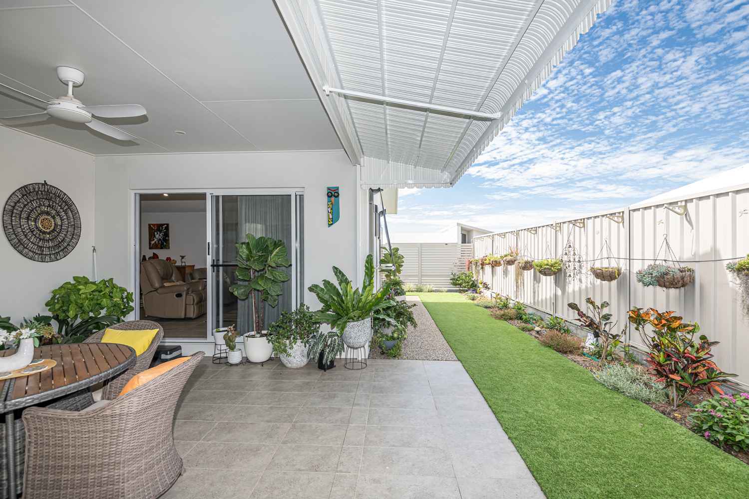 Exquisite Willow Design