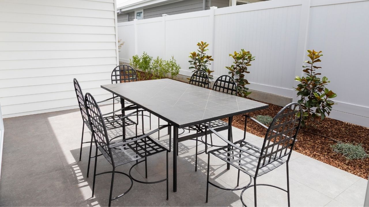 Live, work and relax in The Rowe with two bedrooms and a spacious study. 