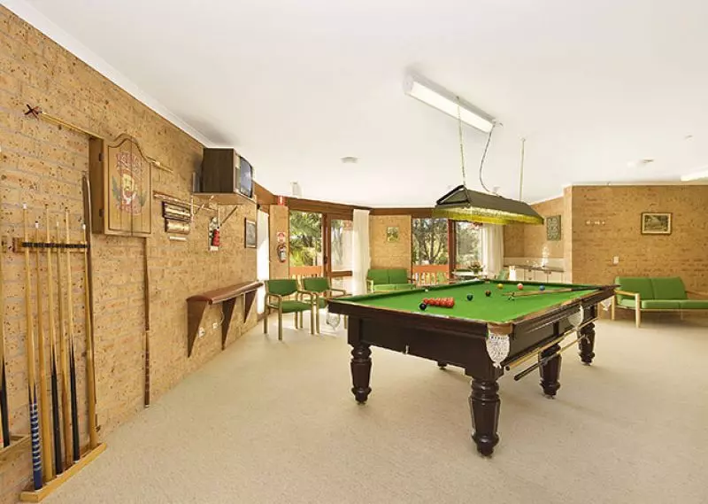 Spacious ground floor 1 bedroom unit