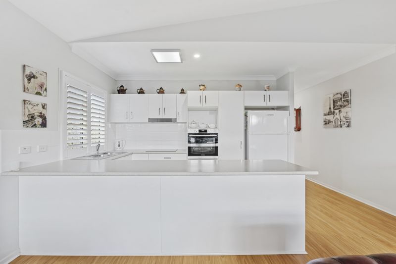 Modern Elegance in a Prime Location!