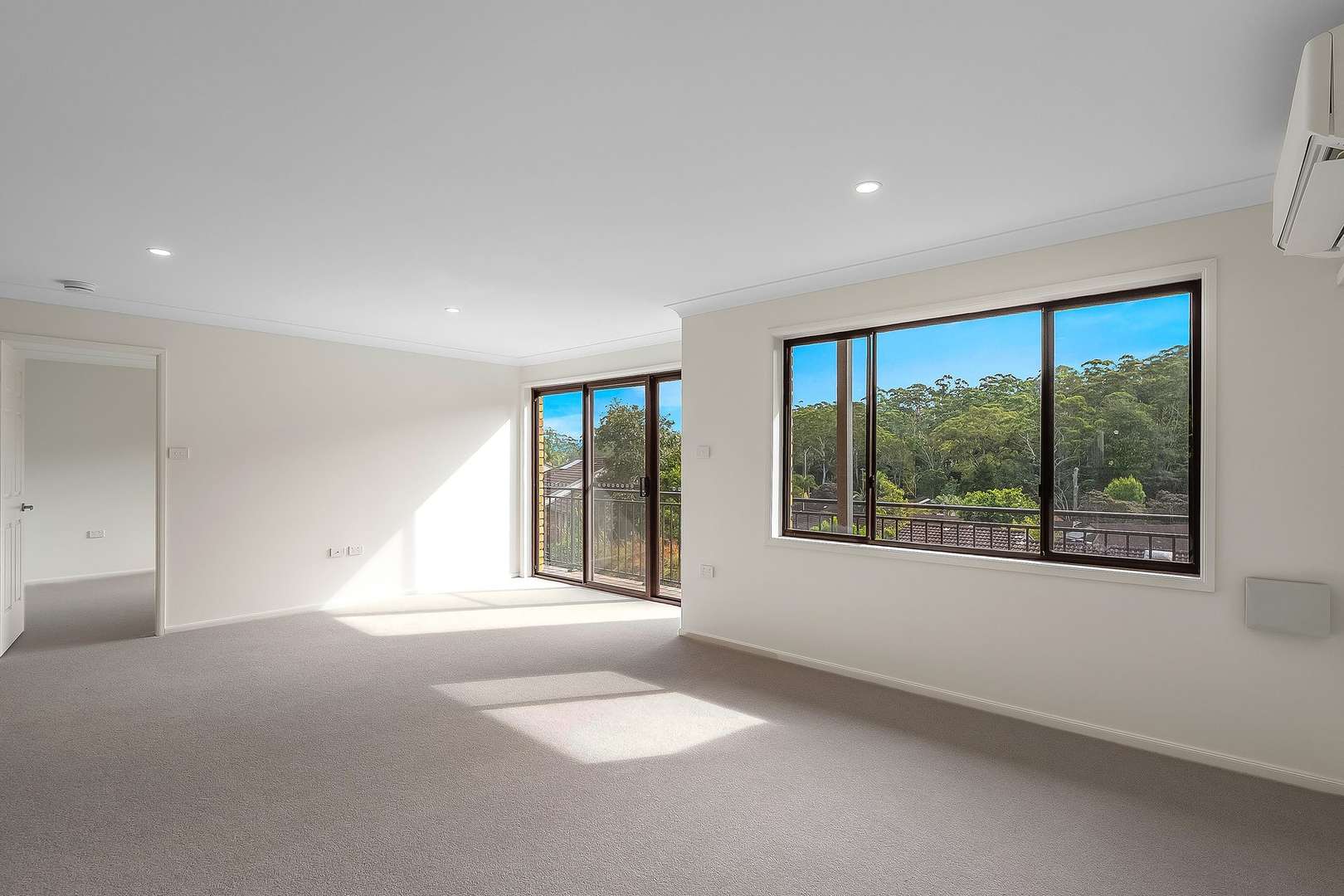 Refurbished Home with Bush and Mountain Outlook