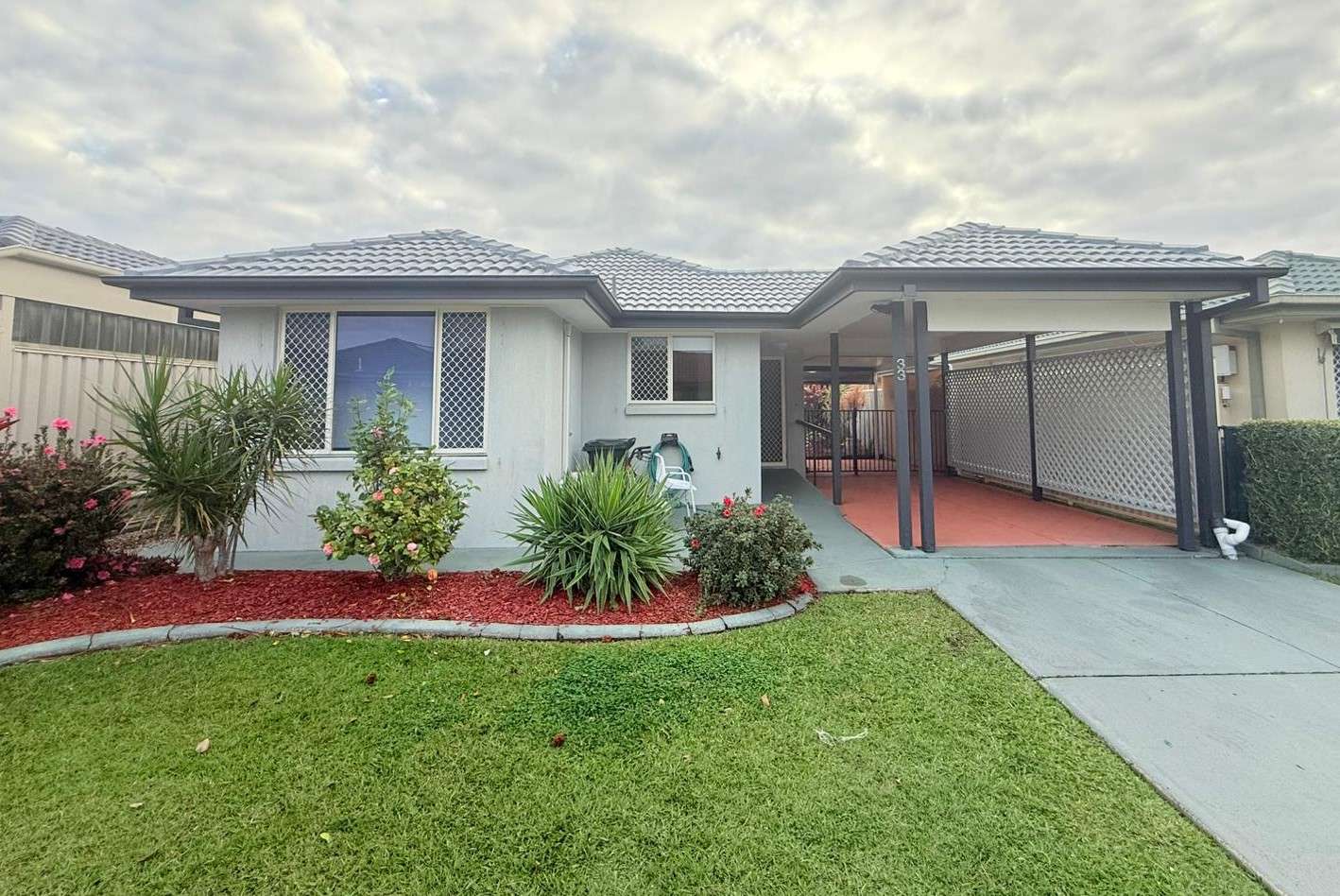 Tidy 2 bedroom home in an Over 50's Lifestyle complex