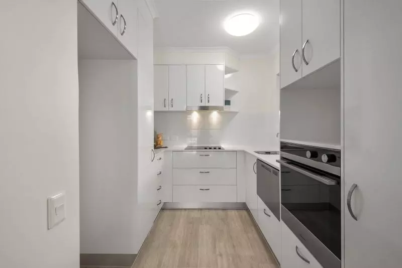 Available now! Fully renovated 2 bedroom villa close to everything on offer!