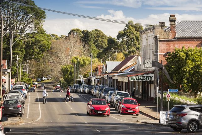 “Escape from the city”: Small regional towns where retirees can save money and have a great lifestyle