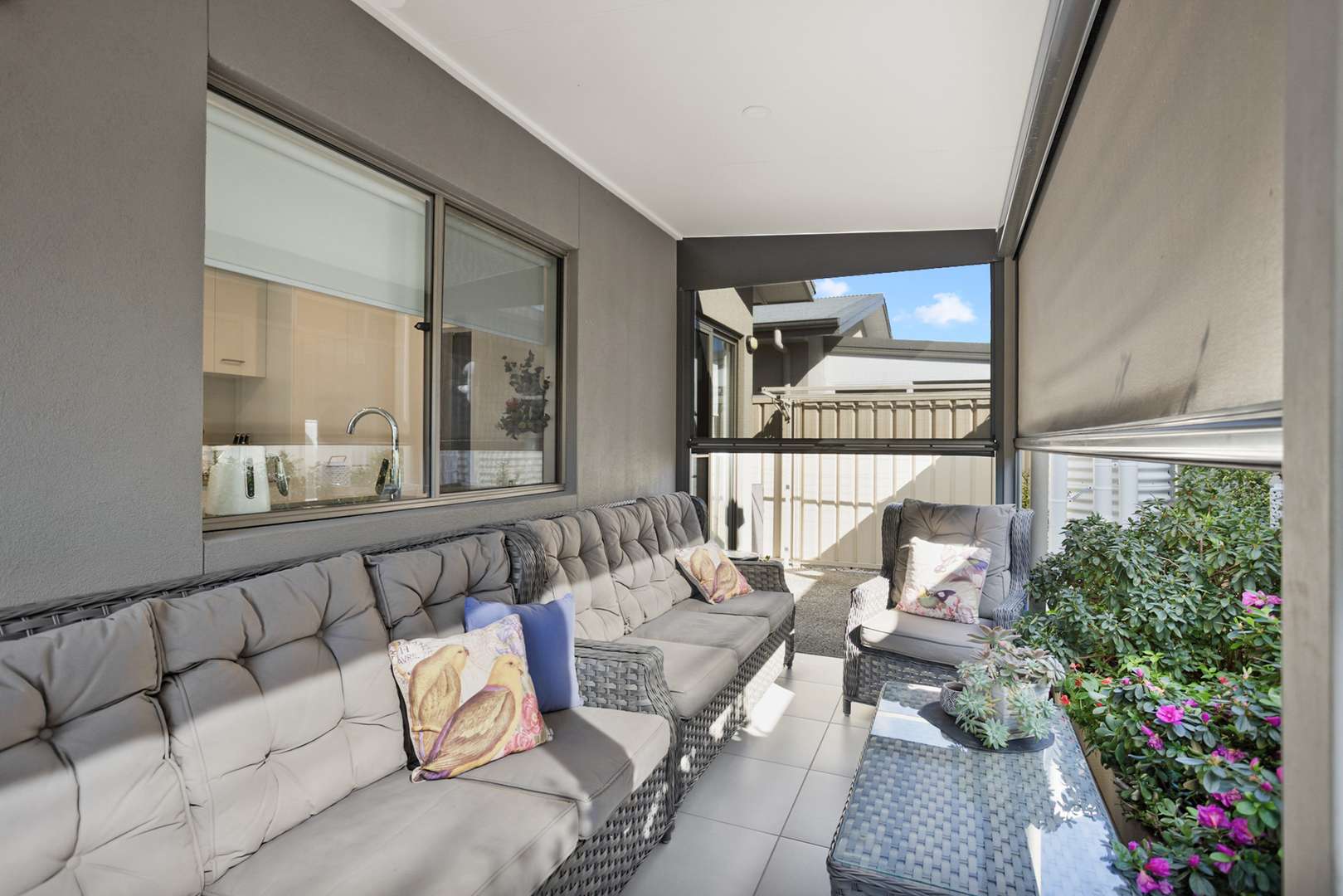 Palm Lake Fern Bay- Modern home in immaculate condition