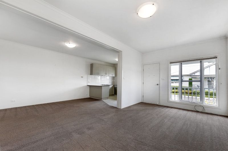 Walking Distance to Village!