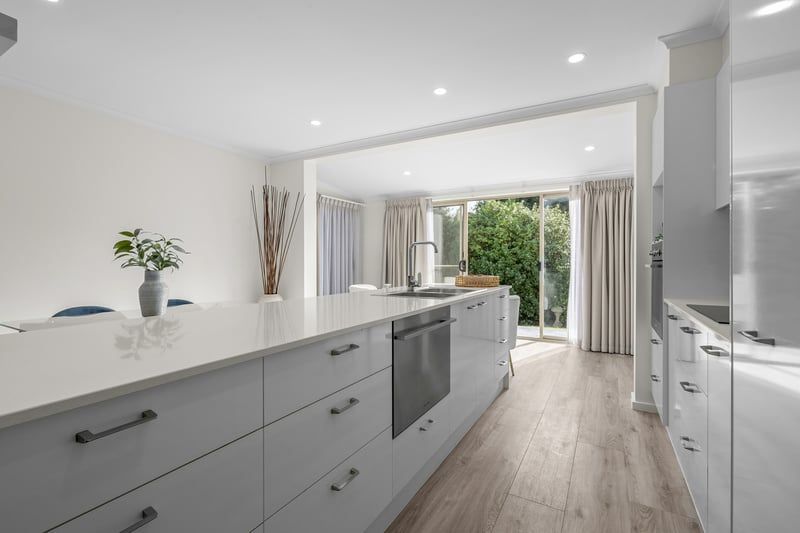 Bright, Low-maintenance, Study Nook and Garden Outlook