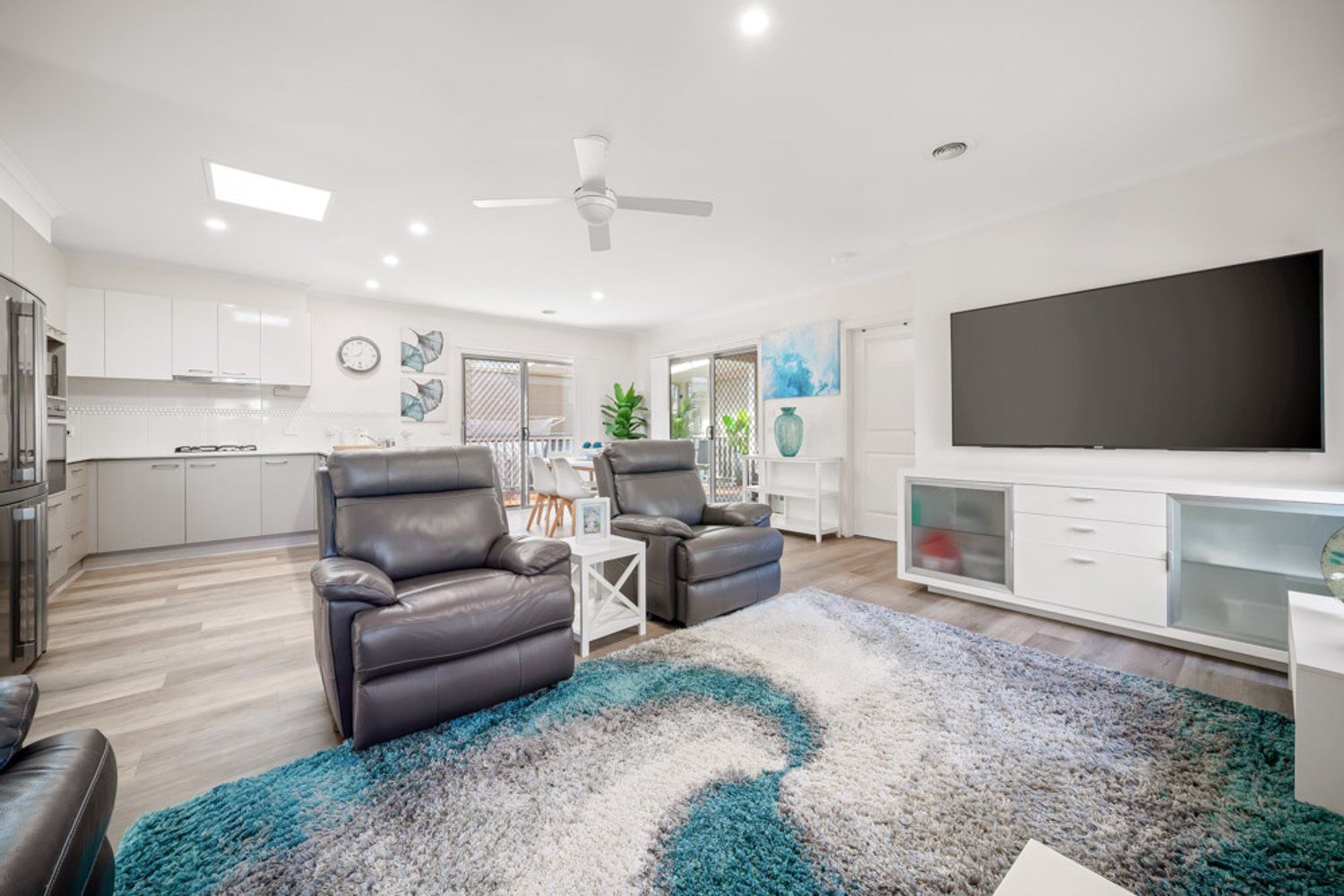 Lifestyle Chelsea Heights - Stylish living, seamless indoor-outdoor entertaining