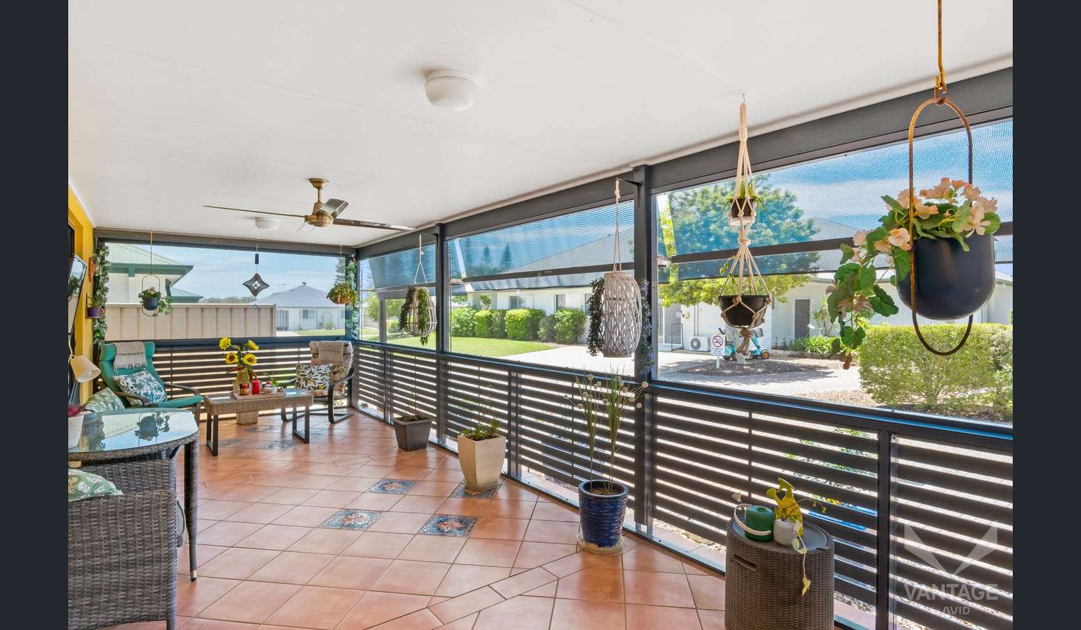 Quaint Cottage Feel with Huge Enclosed Verandah!