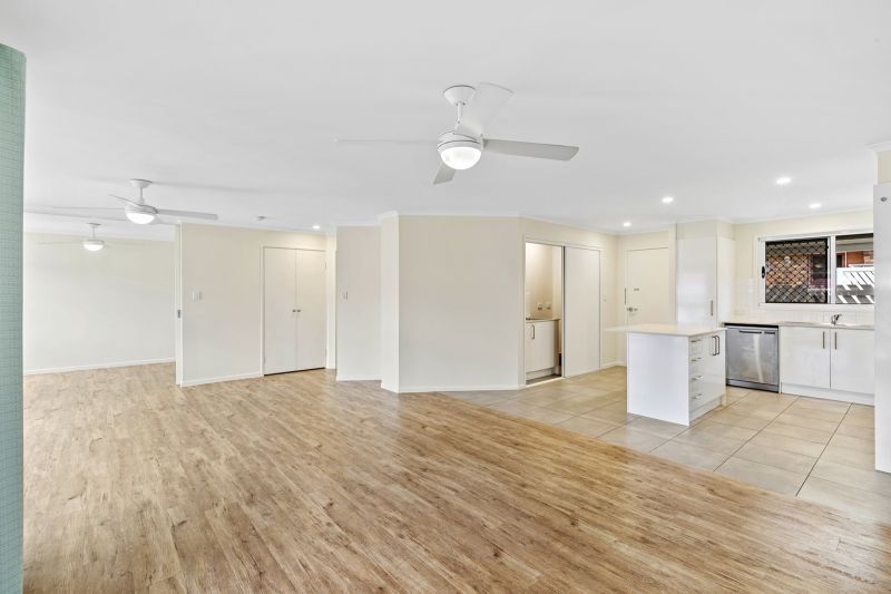 Highly Sought After !!
Beautiful two-bedroom, 1 bathroom villa with attached double garage