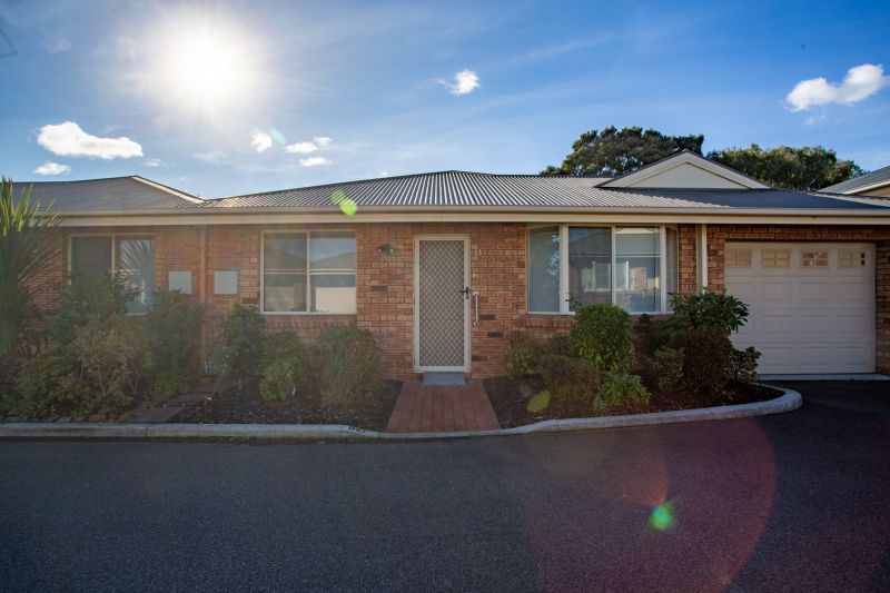 Spacious villa with golf course views