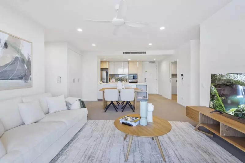 Enjoy east-facing views over the Tarragindi Recreation Reserve