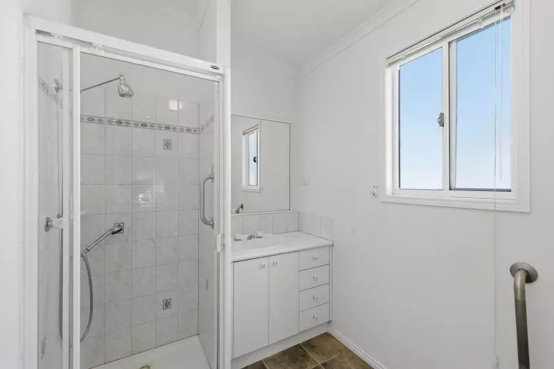 Quaint Cottage! Close to the Community Centre