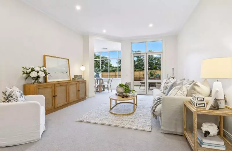 Spacious two-bedroom apartment with north-facing balcony