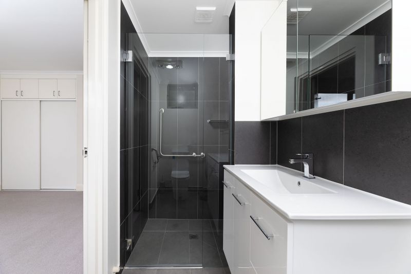 Stylishly refurbished garden style unit with level access throughout, close to all amenities