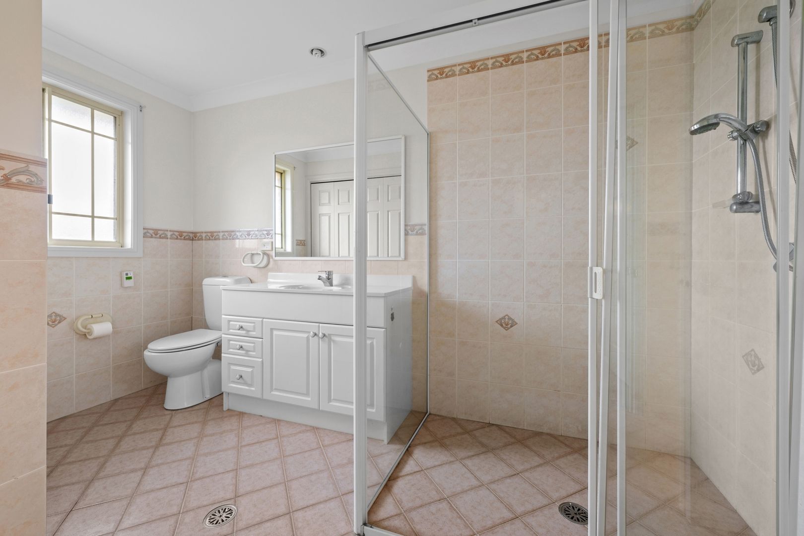 Upstairs Unit With Picturesque Views   