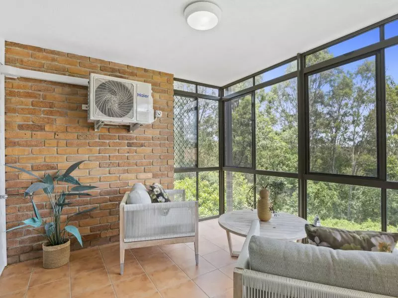 2-bedroom apartment with lush green views