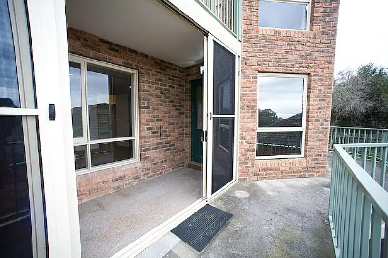 DEPOSIT TAKEN - Ground floor unit with bay views!