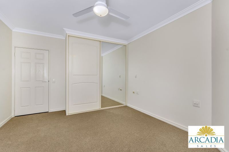ARCADIA WATERS BICTON - 3 Bedroom Parquetry Floor Stunner